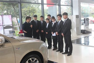 我院成功舉辦“渝鑫吉利杯”汽車營銷大賽，學生實戰演練汽車銷售技能